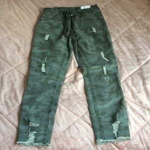 Justice Size 12 distressed camo jegging